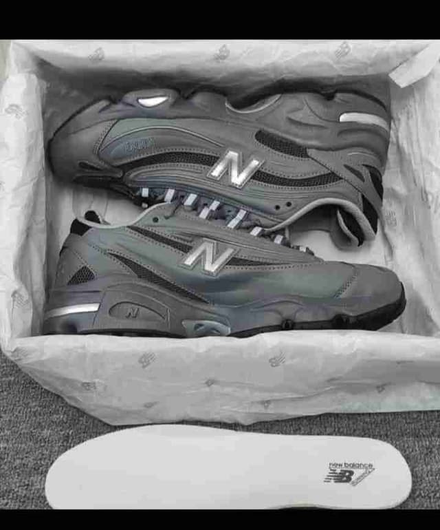 New Balance 1000