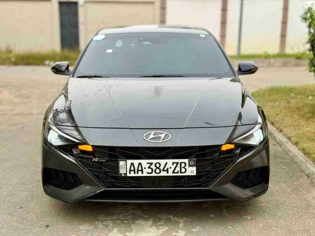 Hyundai AVANTE en vente