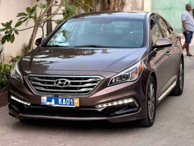 Hyundai Sonata en vente
