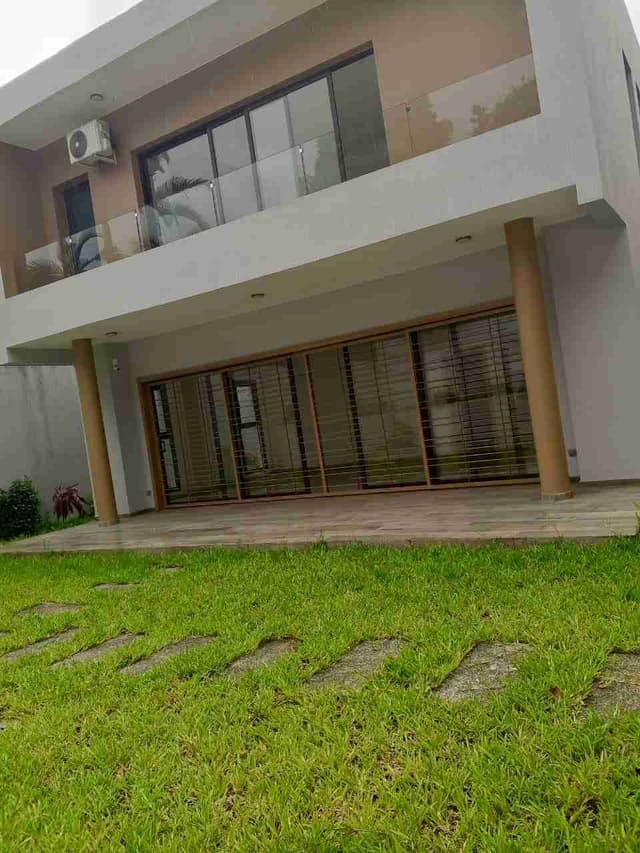 Villa duplex a louer aux 2 plateaux E.n.a