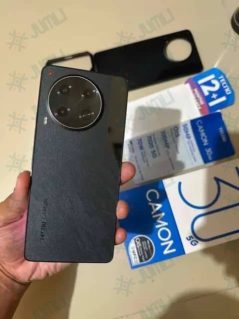 Tecno Camon 30