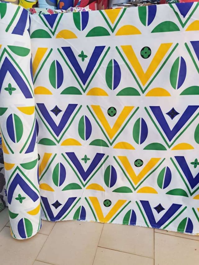 NOUVELLE ARRIVÉE DE DRAPS DE QUALITÉ SUPÉRIEURE✨ Offrez-vous des nuits de rêve avec nos draps doux, résistants et élégants !Disponible en plusieurs couleurs et tailles pour sublimer votre cha