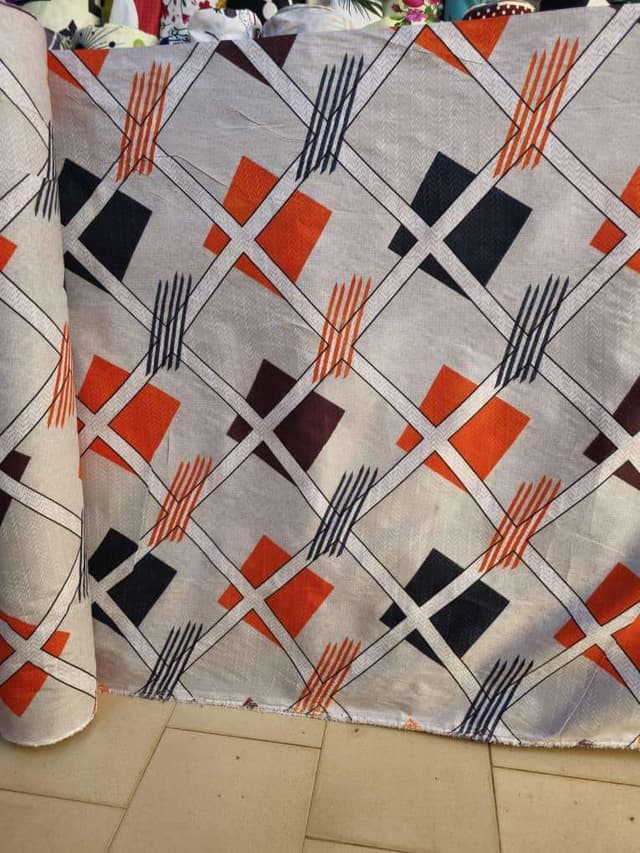 NOUVELLE ARRIVÉE DE DRAPS DE QUALITÉ SUPÉRIEURE✨ Offrez-vous des nuits de rêve avec nos draps doux, résistants et élégants !Disponible en plusieurs couleurs et tailles pour sublimer votre cha