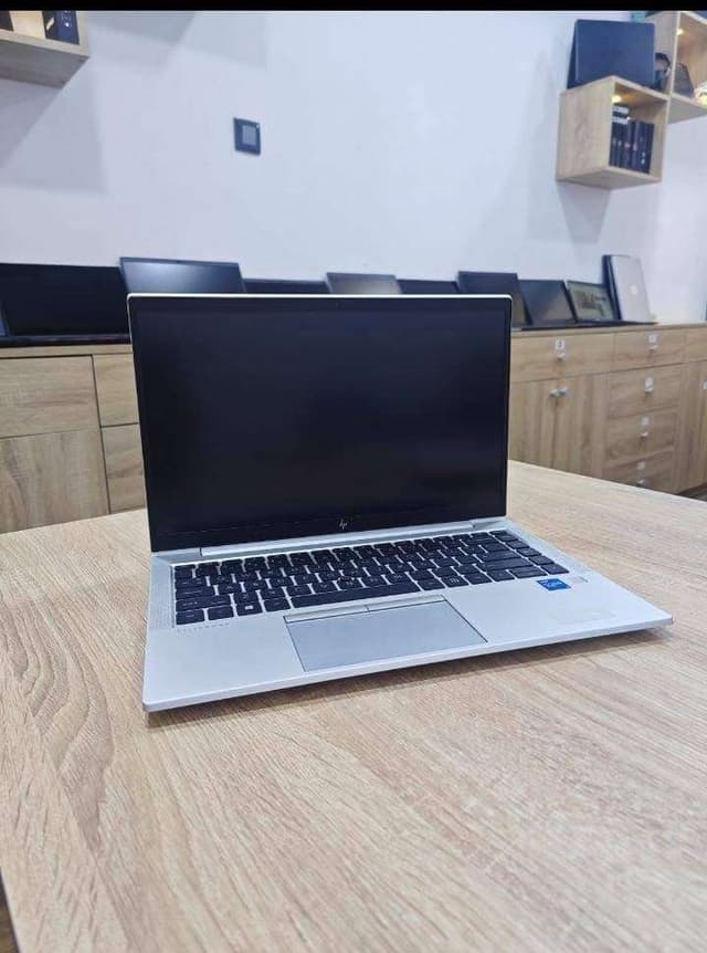 HP ELITEBOOK 840 G8 CORE I5 NEUF & SCELLÉ