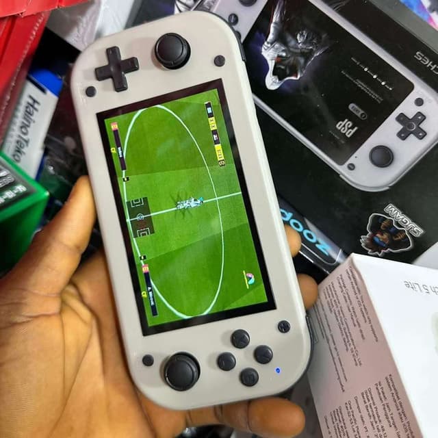 Console M17
