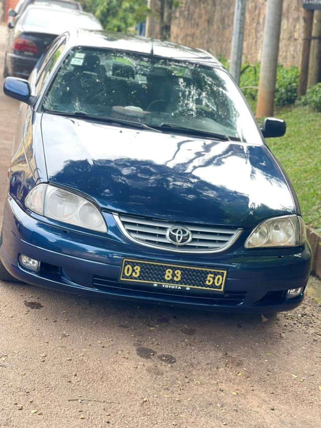Avensis berline 2000