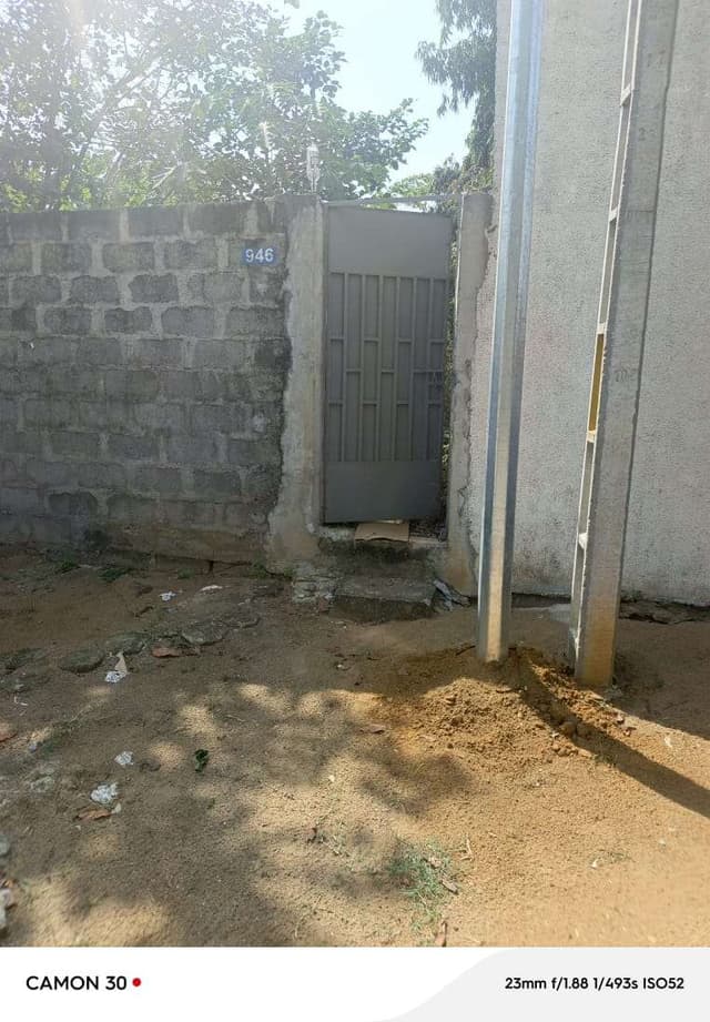 TERRAIN DE 1200M2