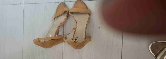 Talons roses