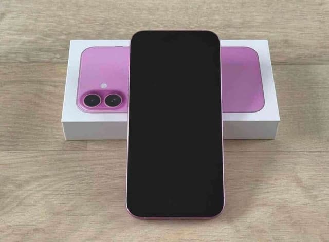 iPhone 16 plus juste desceller dans le carton