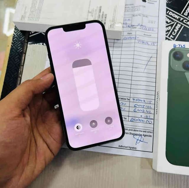 iPhone 13 quasi neuf importés