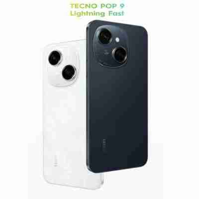un Ivoirien nu téléphone