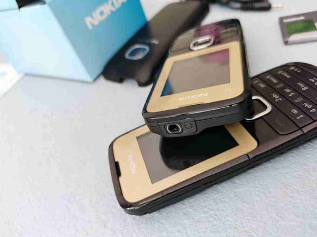 NOKIA C1-01