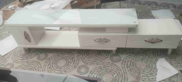 Table télévision importé turc 160cm extensible à 220cm très solide et durable prix 190000