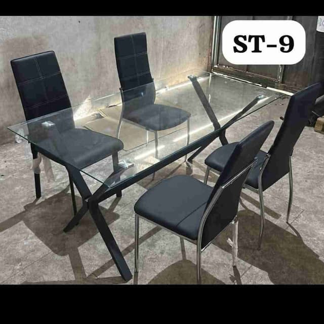 Superbe table à manger 4 places importé chaise confortable  au bon prix