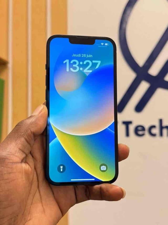 IPHONE 14 simple quasi neuf importés