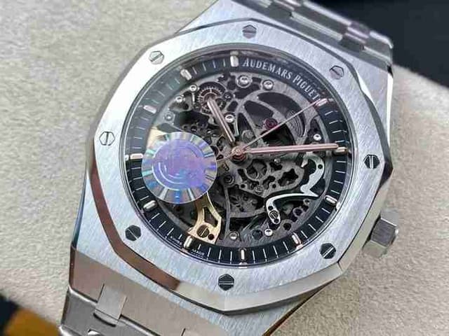 MONTRE MÉCANIQUE