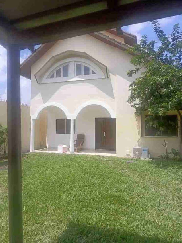 Villa duplex avec piscine au Arcades d'ANGRE
