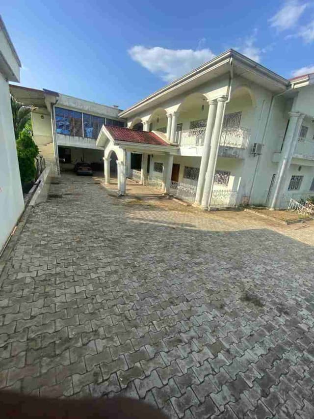 Maison duplex a louer a yassa