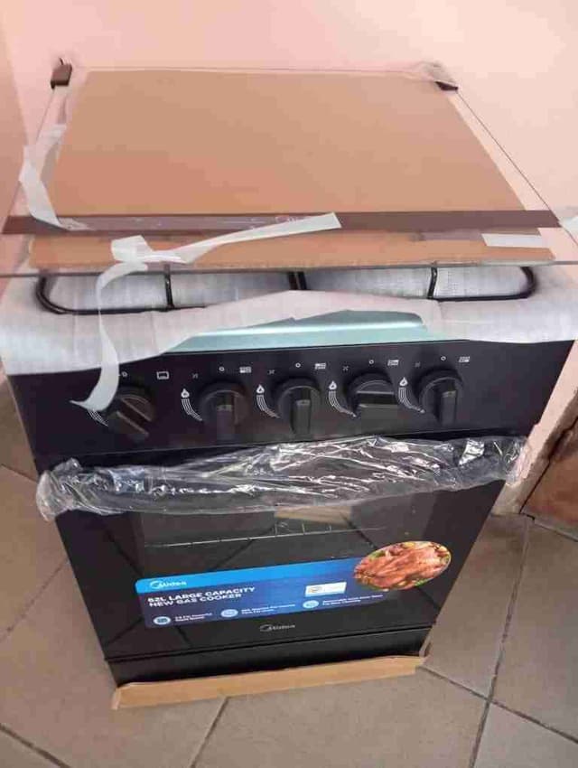 Cuisinière midea