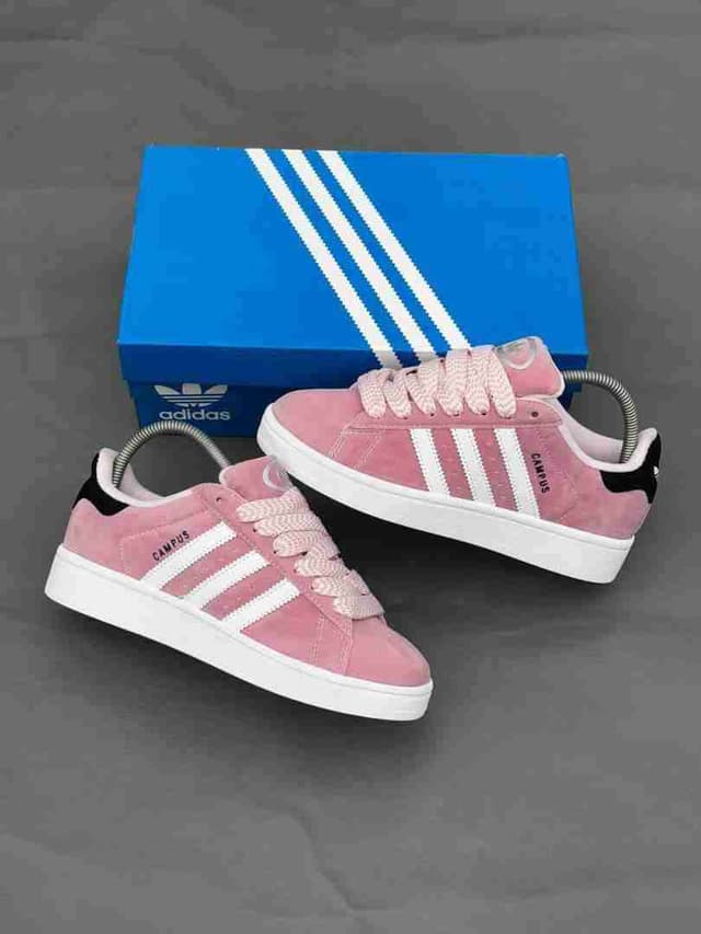 . ✨ Sois frais jusqu’aux pieds – Découvre nos sneakers de qualité !