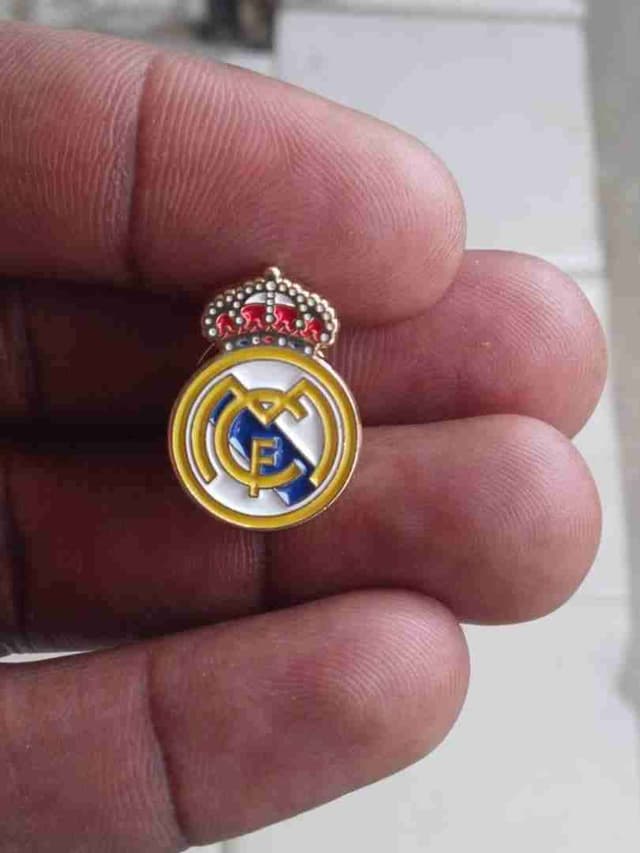 VENTE DE PIN'S REAL MADRID FC
