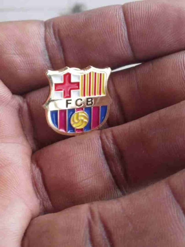VENTE DE PIN'S FC BARCELONE