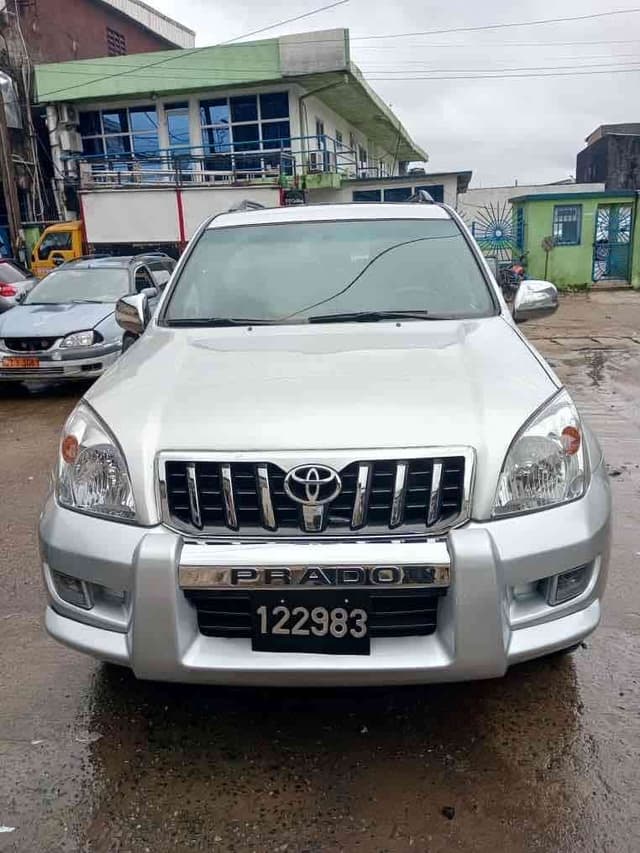 TOYOTA PRADO LAND CRUISER