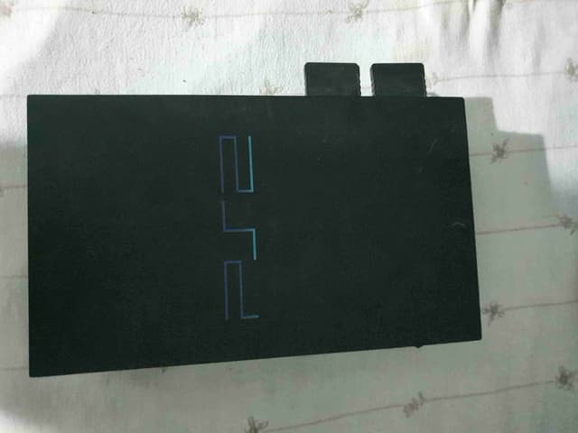 2 ps2 + 2 tv écran 24 en vente