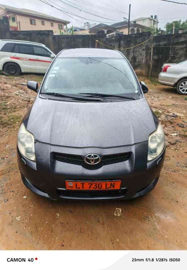 TOYOTA AURIS