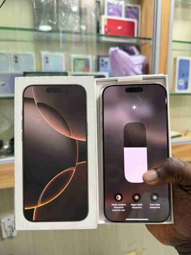 iPhone 16 pro max état neuf