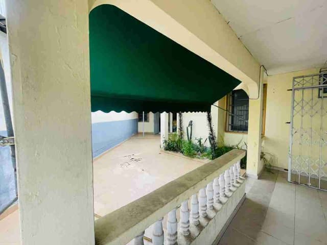A LOUER VILLA BASSE 4PIECES PLUS DEUX INDÉPENDANTE A COCODY ANGRE SICOGIE