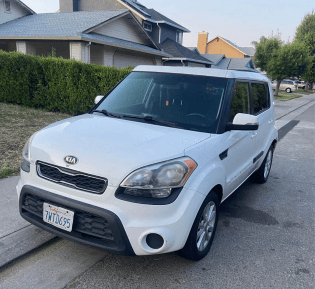 KIA SOUL 2013.   Titre en main  Économe en carburant et fonctionne très bien
