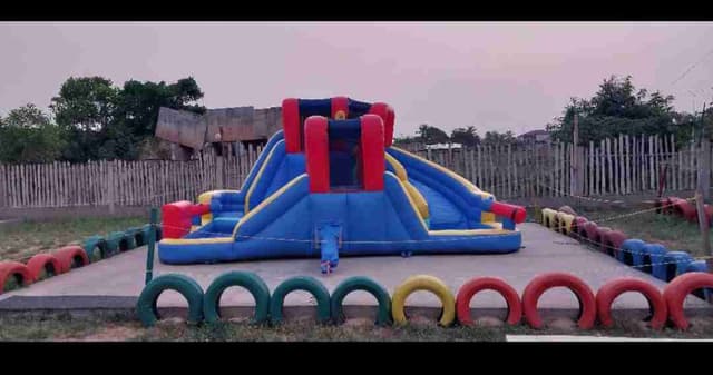Vente de toboggan gonflabe
