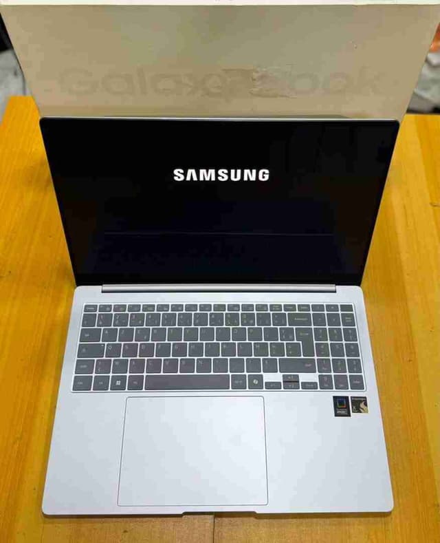 Ordinateur Samsung book4