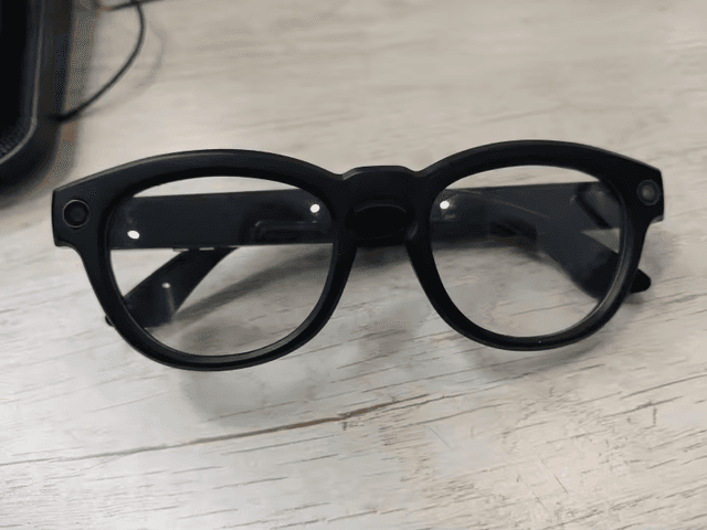 Lunette connecté intelligente anti Soleil avec caméra