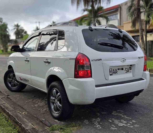 Hyundai Tucson année 20074Cylindres Automatique Intérieur alcantara Gros écrant Caméra 📷 recul Prix 7 MILLIONS a revoir Troc possible Disponible