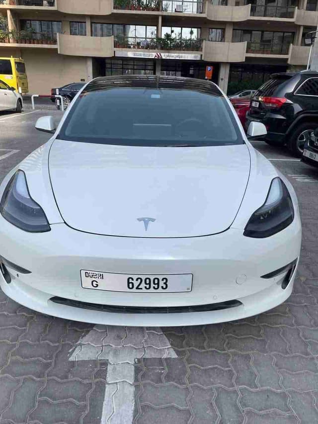 VÉHICULE TESLA