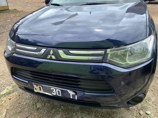MITSUBISHI OUTLANDER AWC