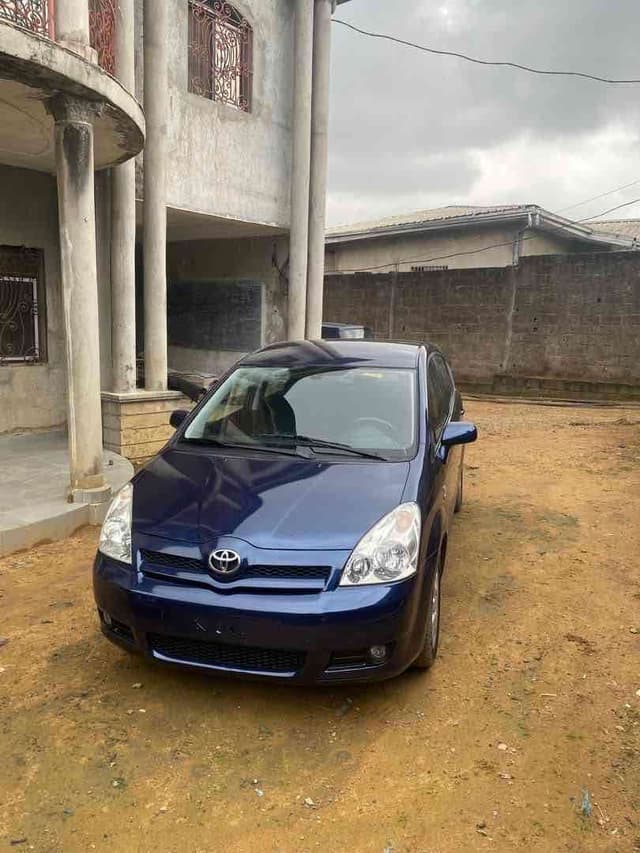 TOYOTA COROLLA VERSO