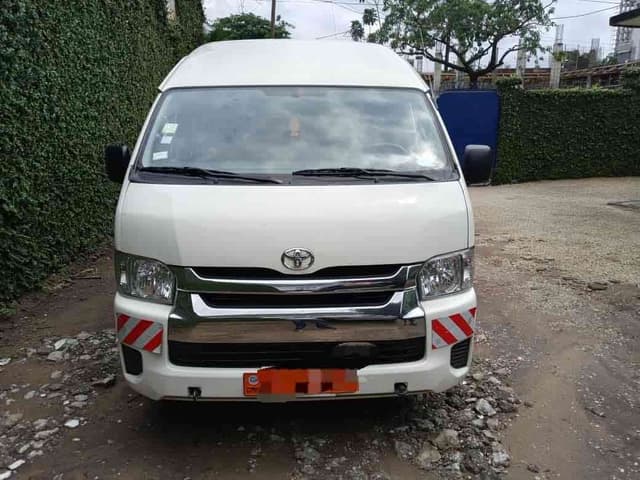 TOYOTA HIACE
