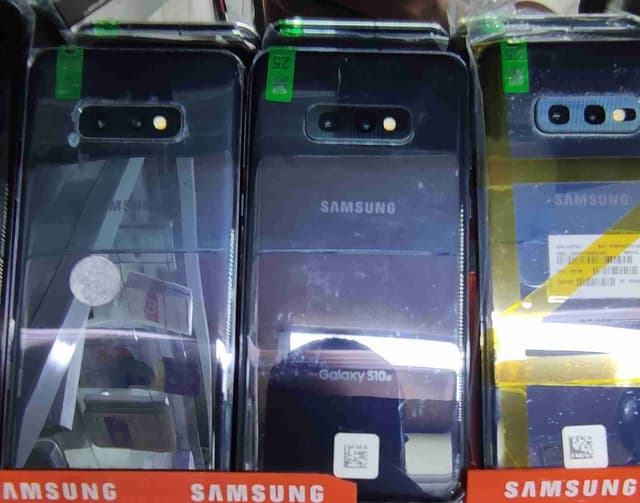 Samsung s10e