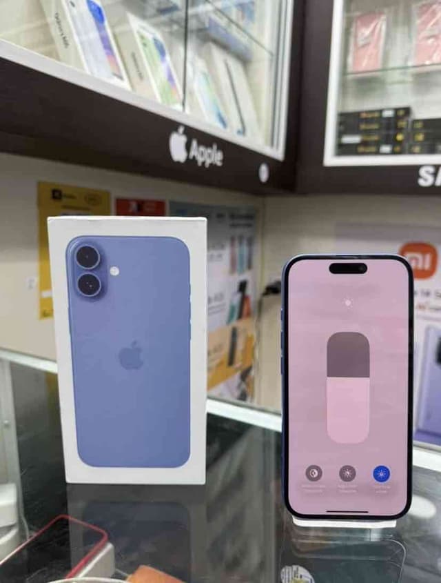 iPhone 16 juste descellé du carton