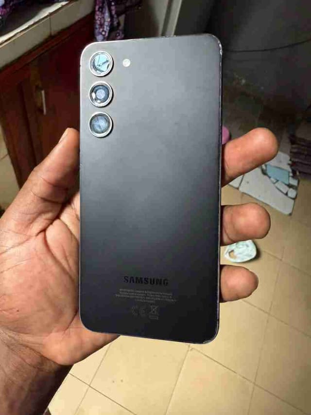 S23 plus 256gb gratté