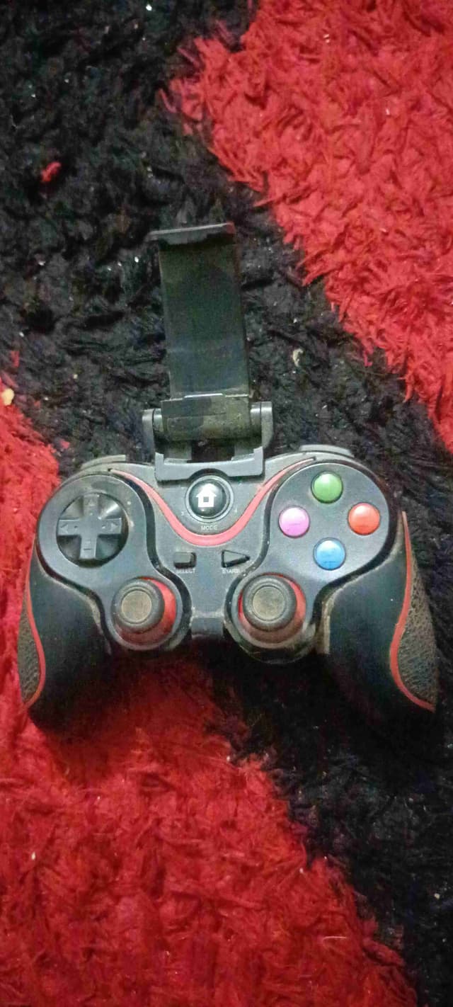 Manette V8