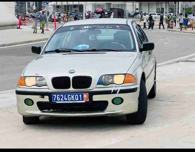 Bmw e46 auto Essence ⛽️ 4 cylindre ordinaire Climatisation d'origine