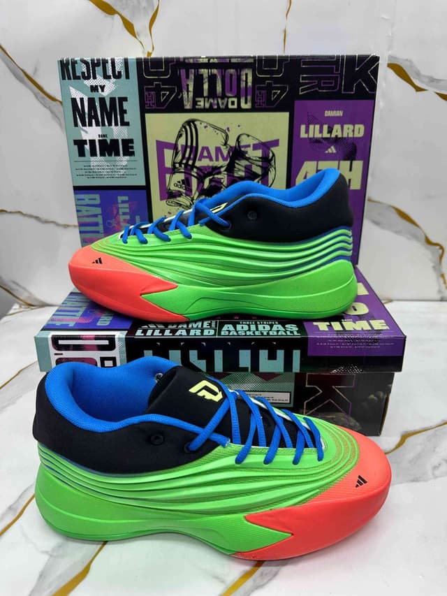 Adidas  LIGHTSTRIKE