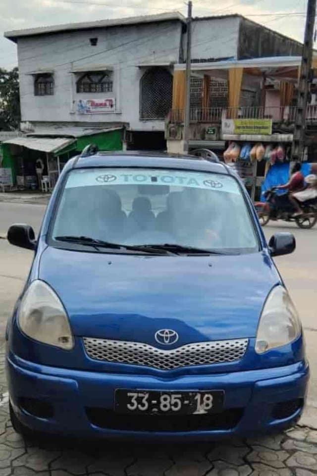 TOYOTA YARIS VERSO