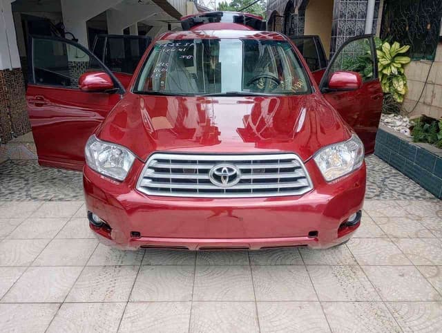 TOYOTA HIGHLANDER V6 4WD