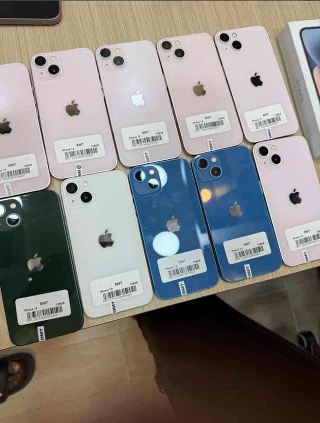 iPhone 13 quasi neuf importés