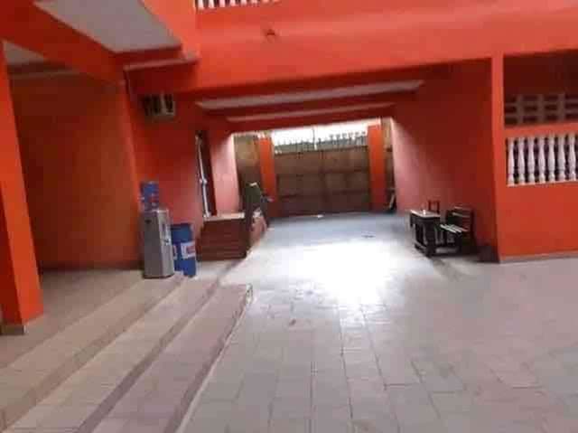 École à vendre